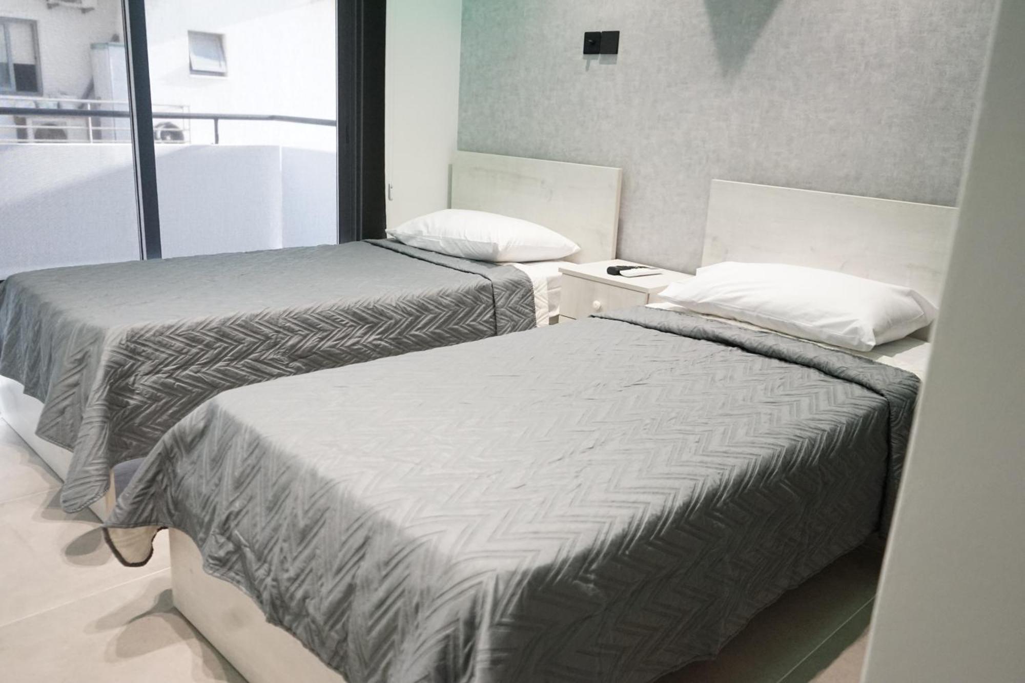 Mackenzie Boutique With Pool Apartament *